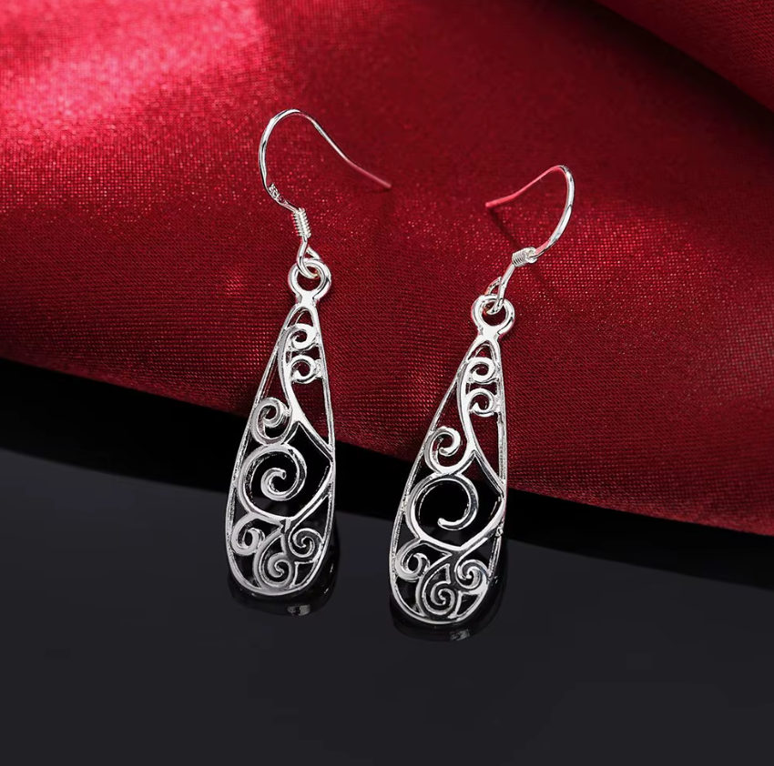 Elegant Silver Dangle Women Earring