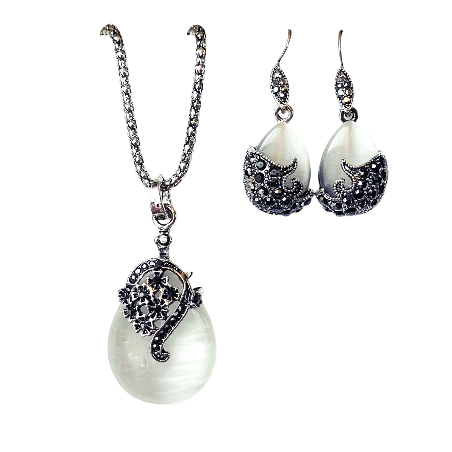 Vintage Water Drop Pendant Set