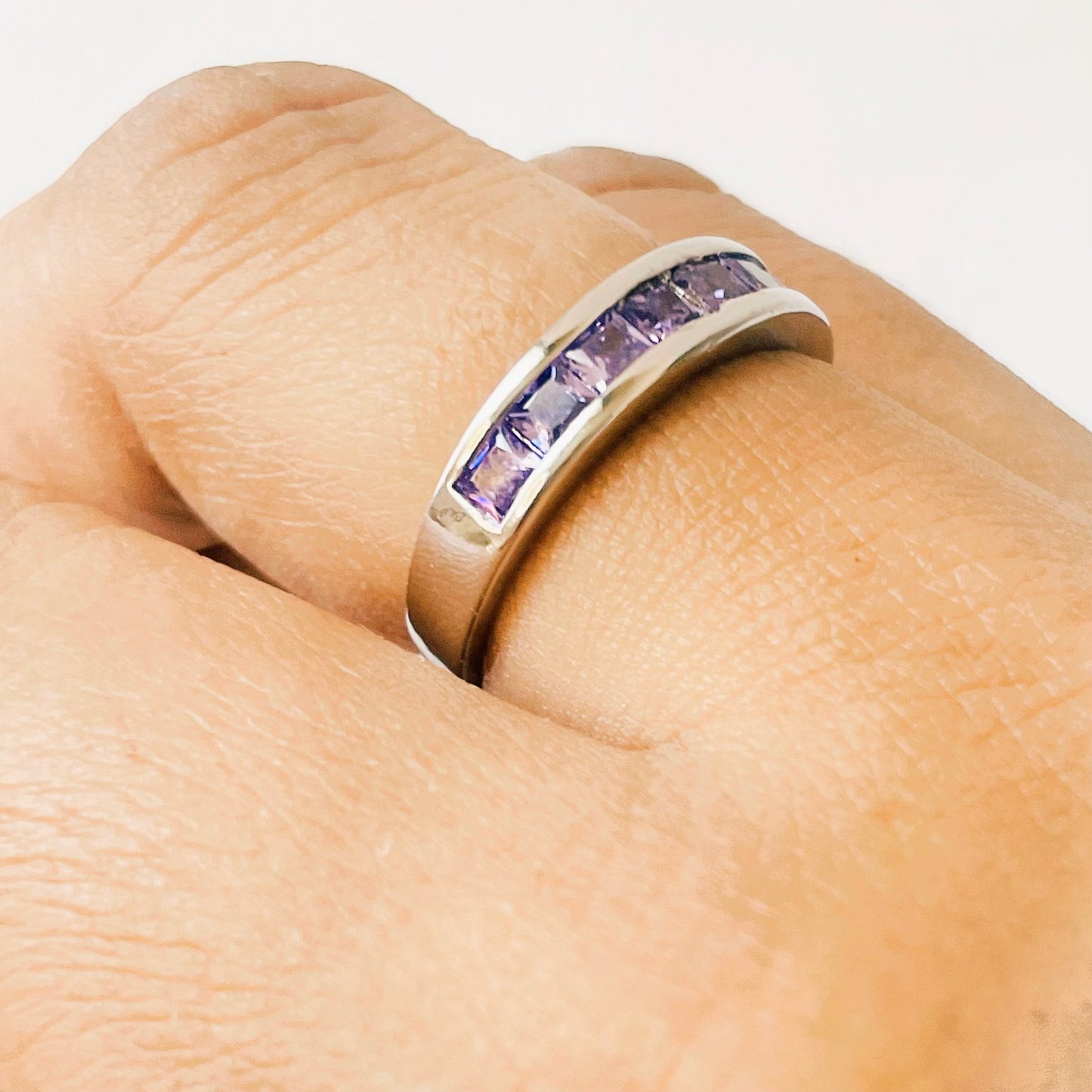Luxurious Sterling Silver Purple Ring