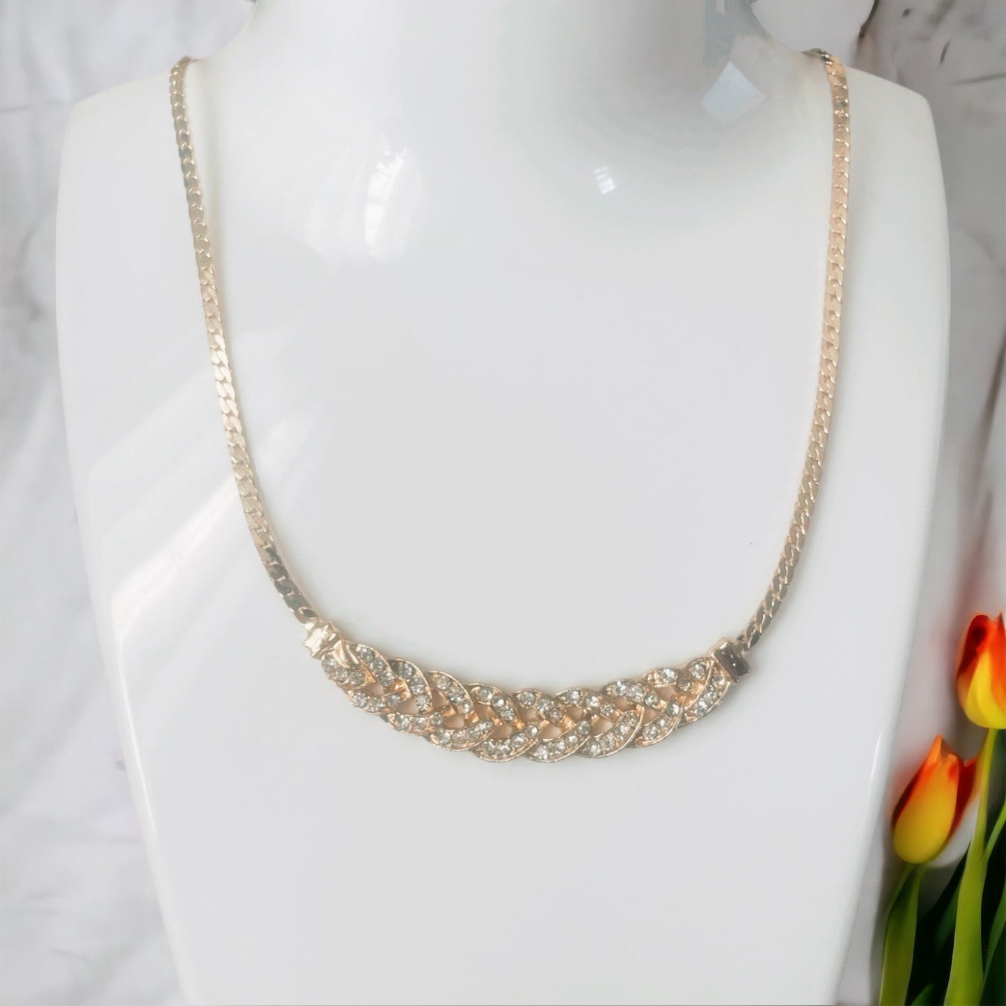 Gold Elegant Night Out Necklace